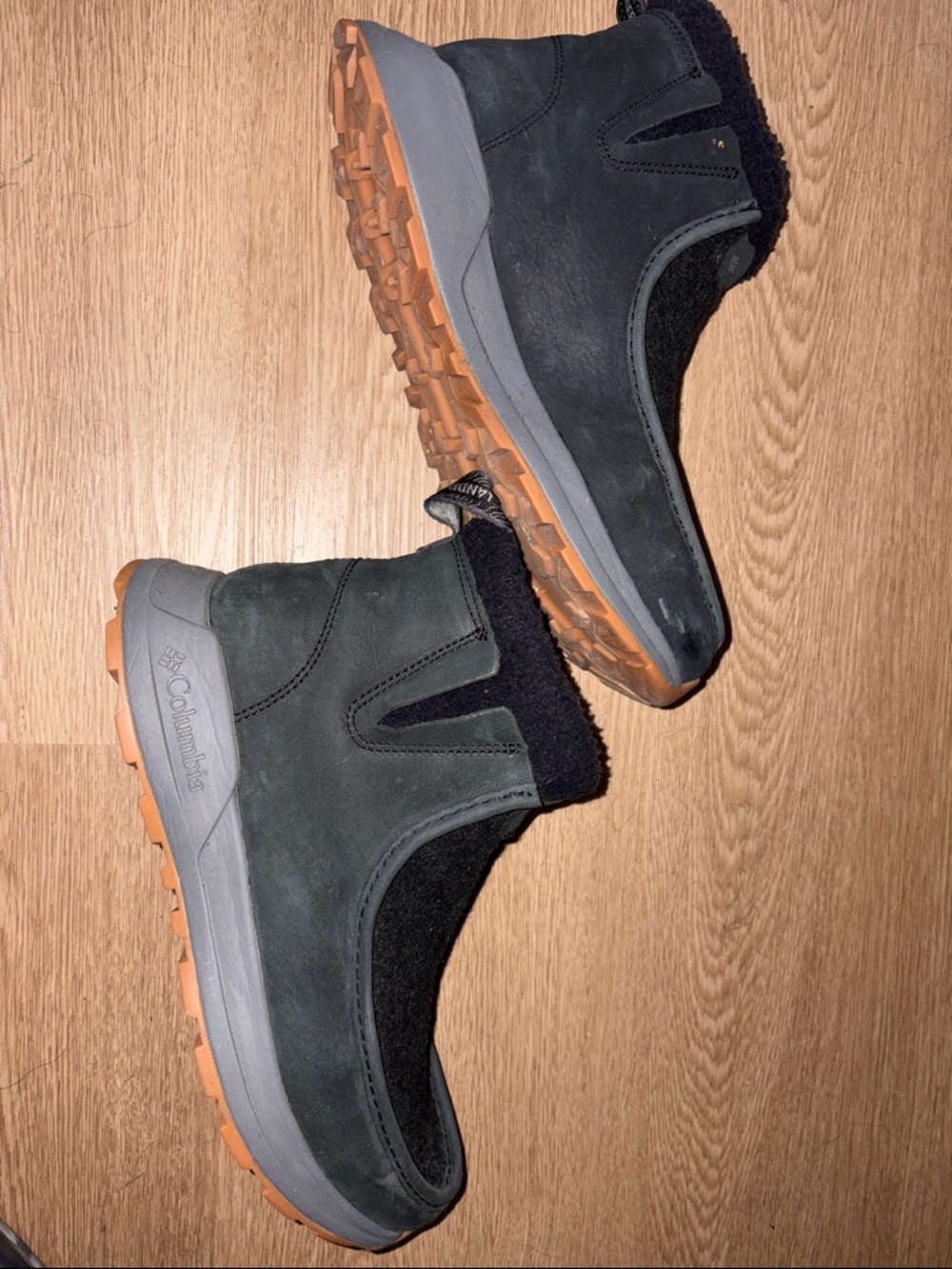 Columbia Men's Black and Orange Chukka Boots